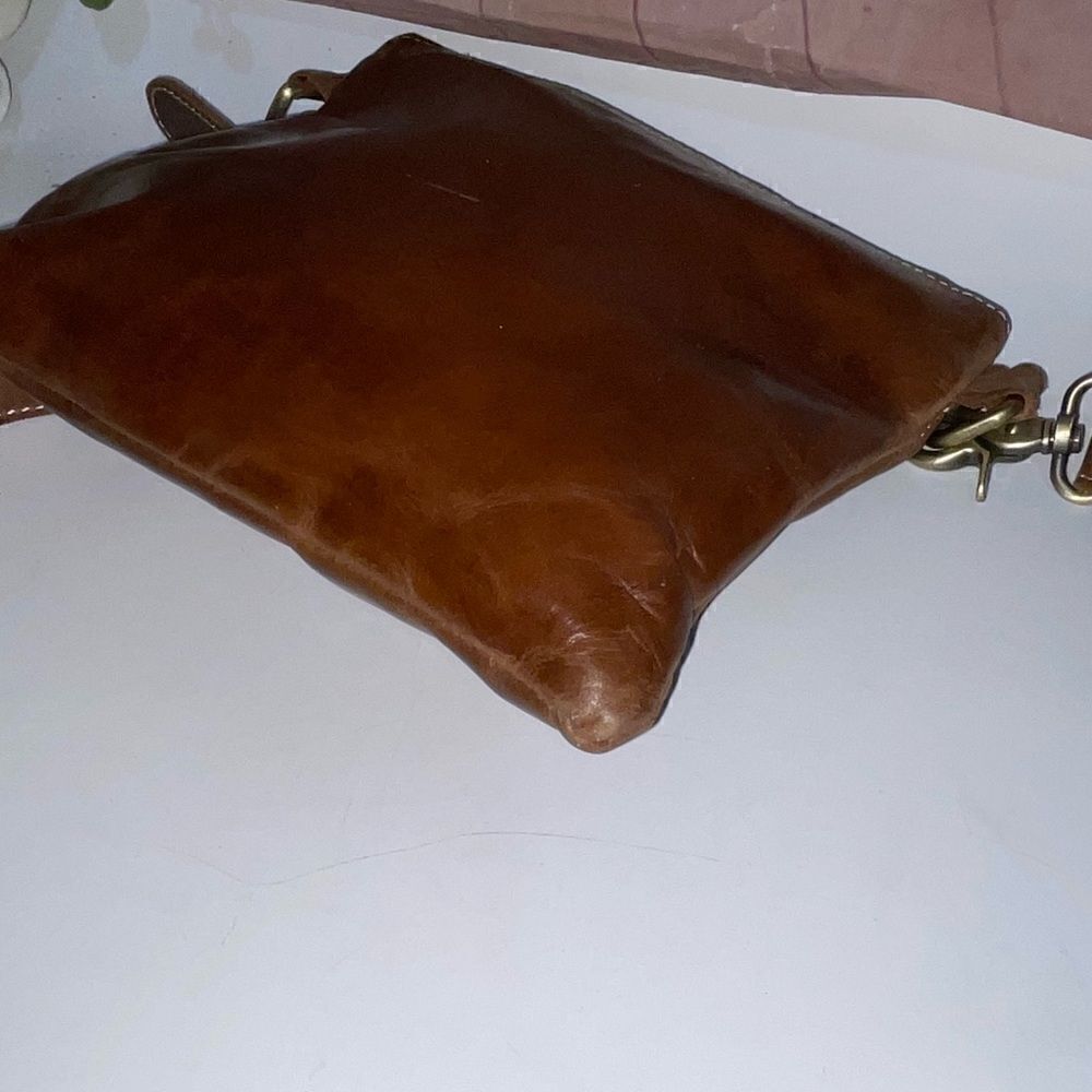 UNOETH Leather Crossbody Brown Small - Picture 4 of 10
